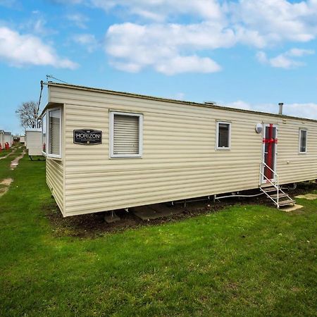 8 Berth Caravan In A Great Location In Norfolk Ref 50053D Hotel Great Yarmouth Buitenkant foto