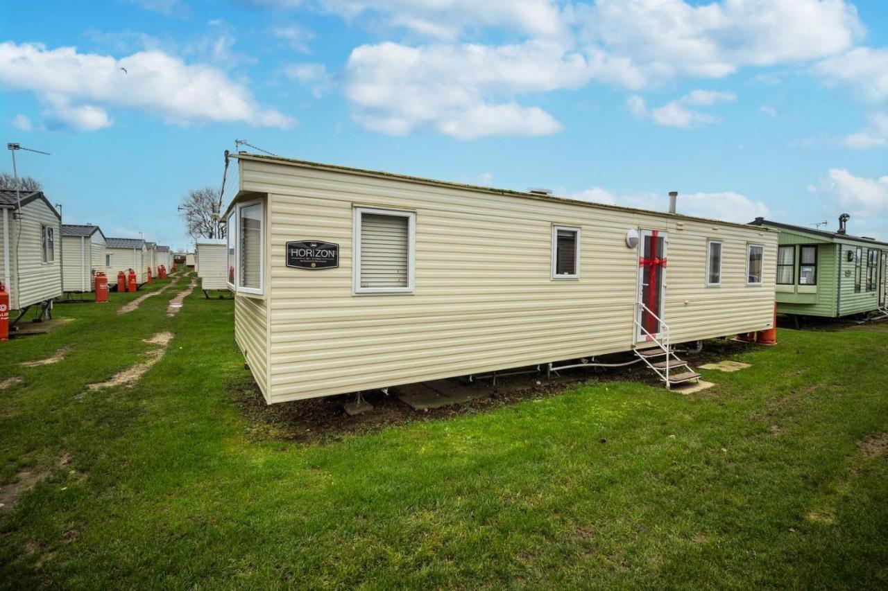 8 Berth Caravan In A Great Location In Norfolk Ref 50053D Hotel Great Yarmouth Buitenkant foto