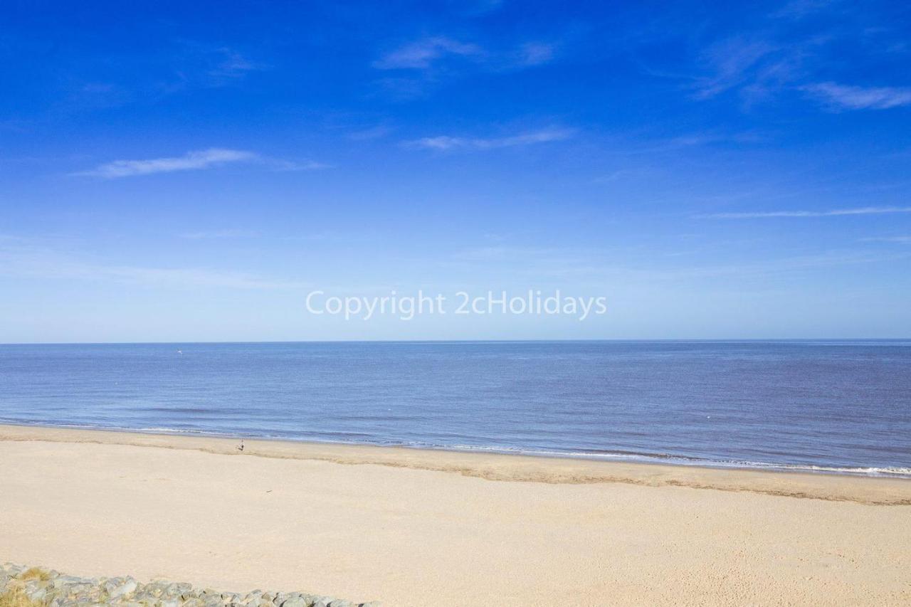 8 Berth Caravan In A Great Location In Norfolk Ref 50053D Hotel Great Yarmouth Buitenkant foto