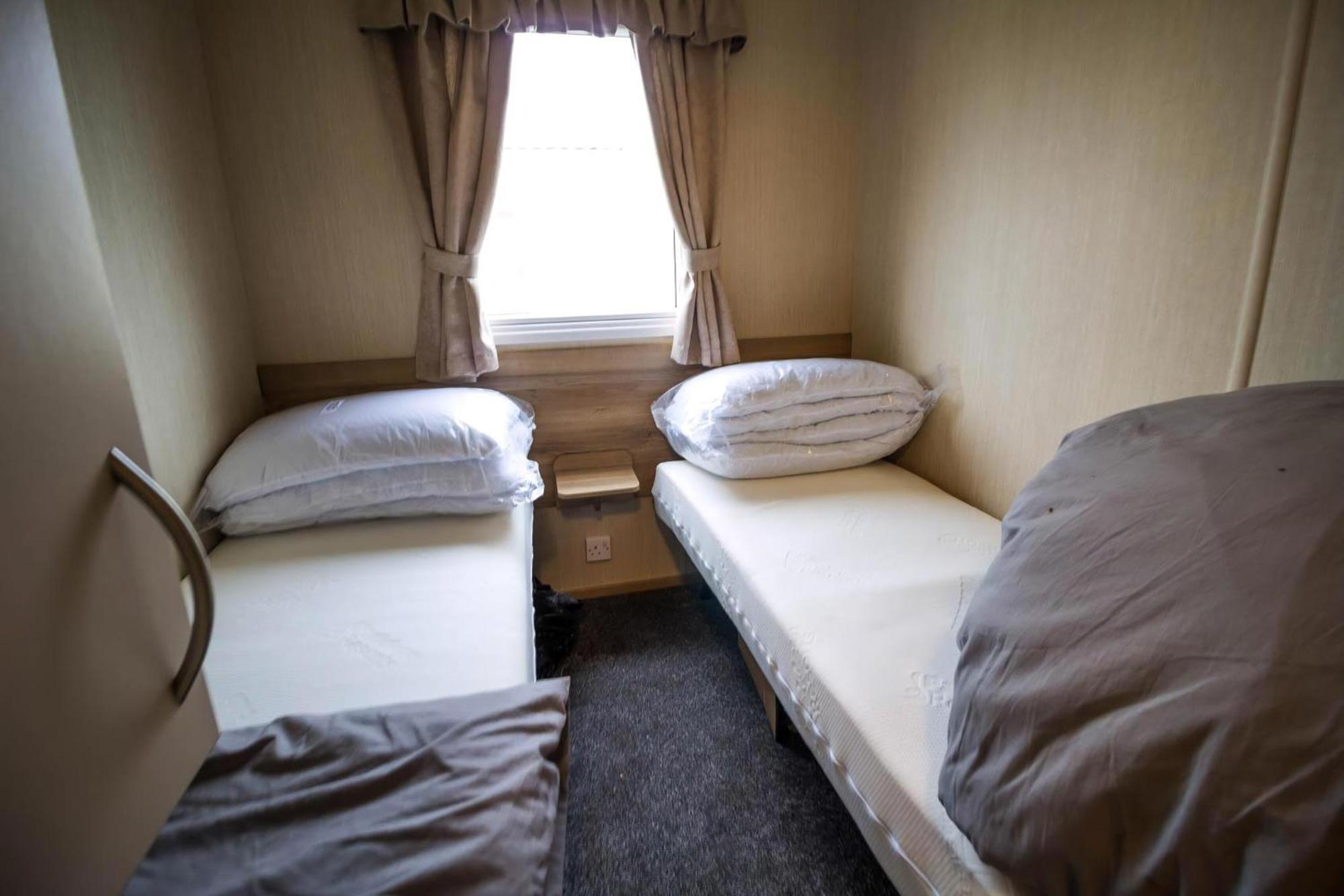 8 Berth Caravan In A Great Location In Norfolk Ref 50053D Hotel Great Yarmouth Buitenkant foto