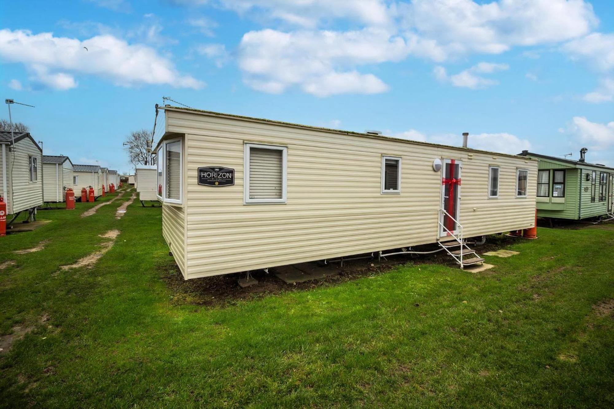 8 Berth Caravan In A Great Location In Norfolk Ref 50053D Hotel Great Yarmouth Buitenkant foto